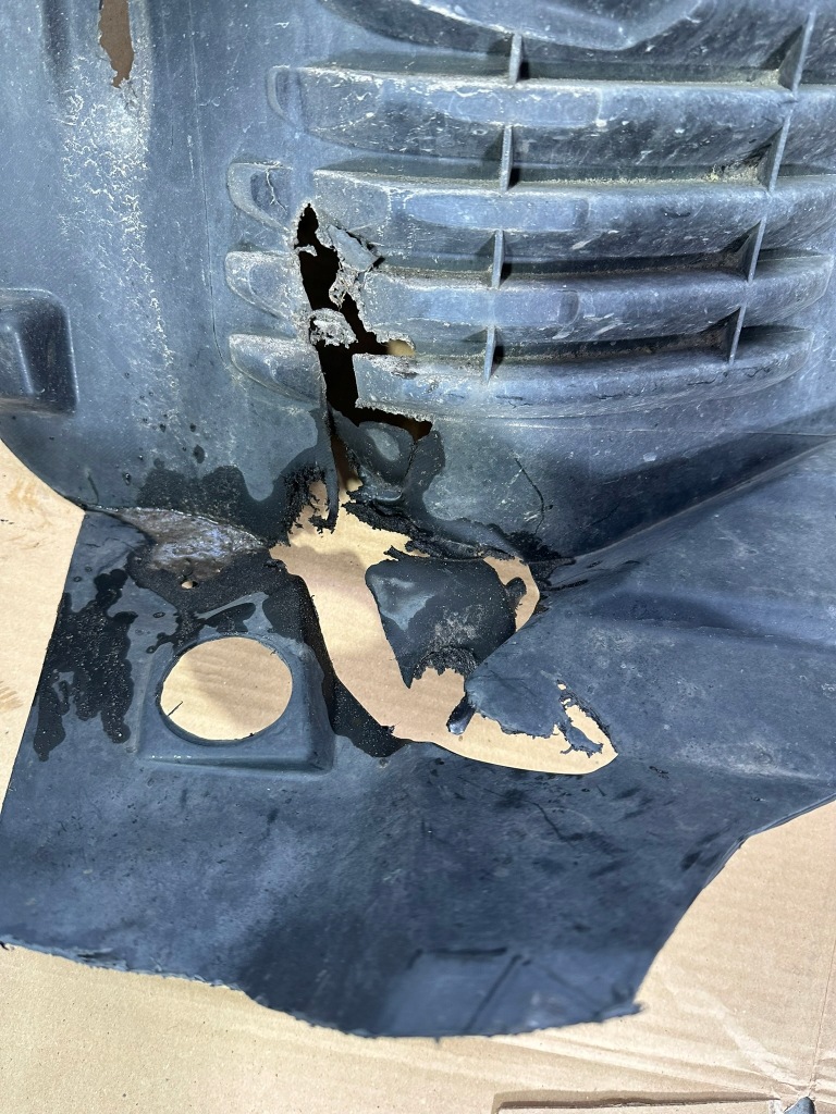 Подкрылок правый перед, правое передние mercedes cls w218 полный в Украине