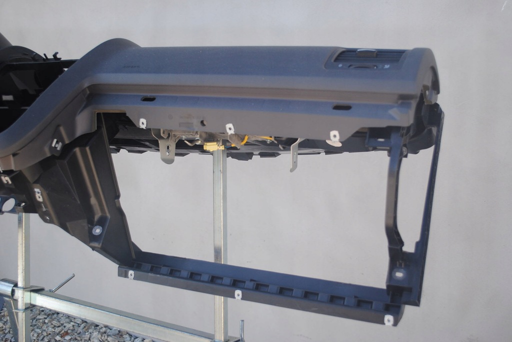 фото №5, Панель приладів консоль панель приладів приладова подушка безпеки vw golf v