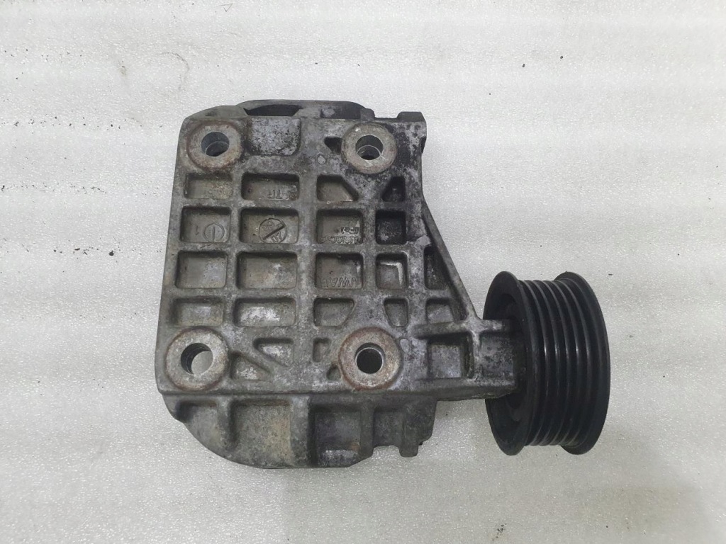 Купити Кронштейн кронштейн генератора audi q7 3.0 059903143q