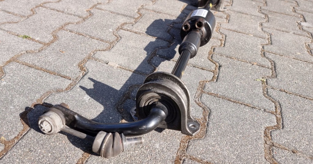 Bmw e60 e61 e63 стабілізатор задній dynamic drive тяга активний задній 6760166 Зі Шроту