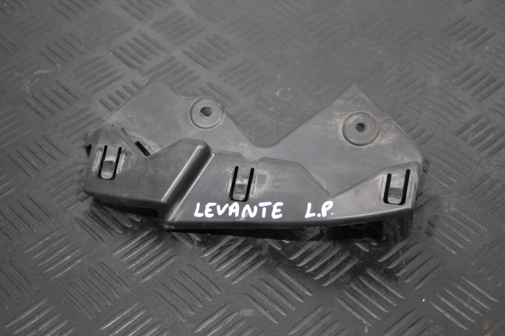 фото №1, Направляющая кронштейн левый перед levante m161