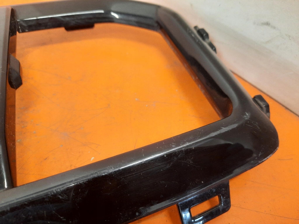 фото №7, Mitsubishi asx lift 19- решётка бампера противотуманной фары правый перед 8315a08877