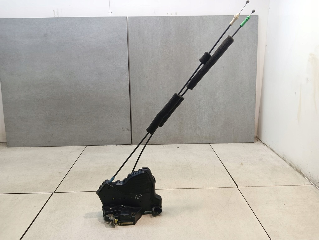 фото №1, Замок дверь левый перед toyota camry v 2.4 16v