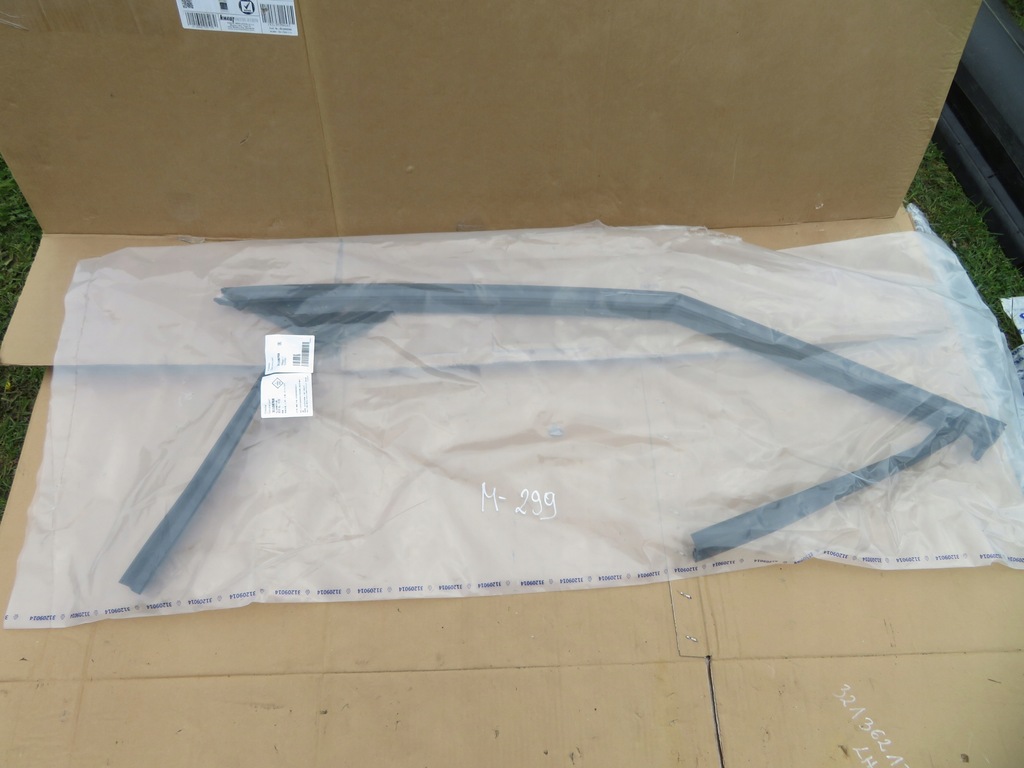 фото №1, Прокладка i молдинг двері polestar ii ліва сторона 31108768