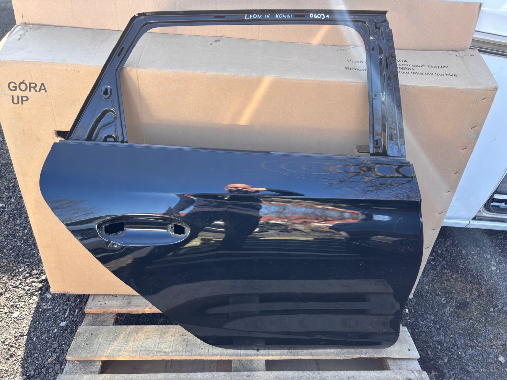 фото №1, Seat leon iv kombi 2020- дверь правое задние задняя