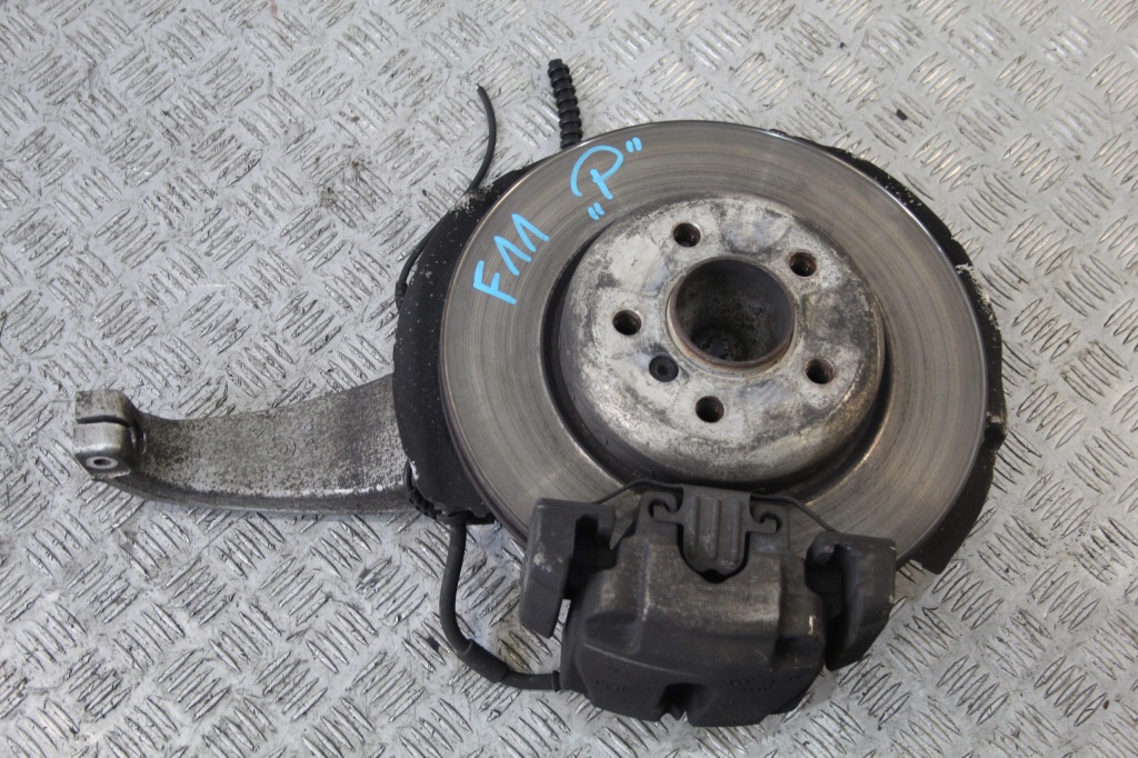 фото №1, Поворотний кулак правий перед bmw 5 f10 f11