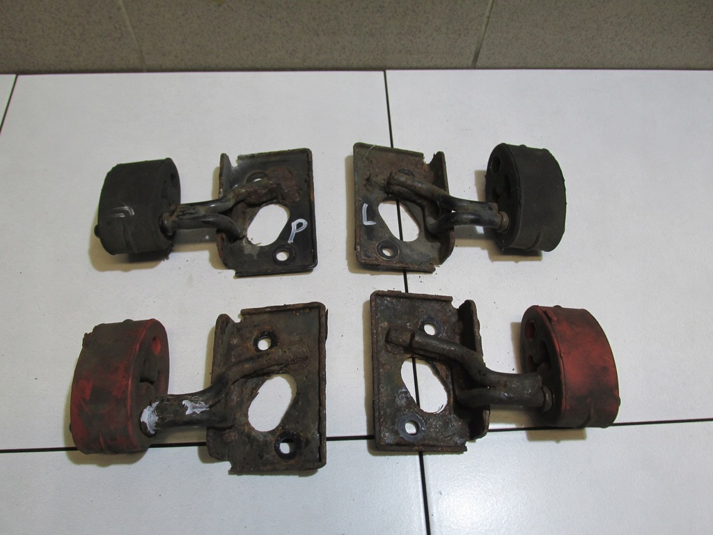 фото №1, Кронштейн кронштейн глушника c-max mk2 2011 rok