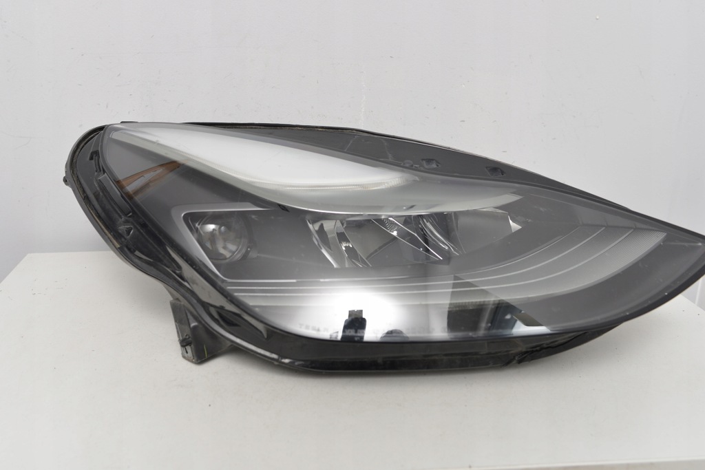 Купить Лампа правая перед tesla y iiifull led