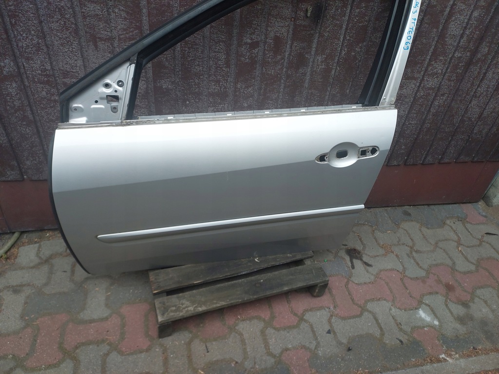 фото №1, Laguna iii дверь левый перед lak.ted69