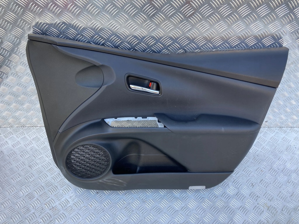 фото №1, Обшивка дверь правый перед prius iv 15-