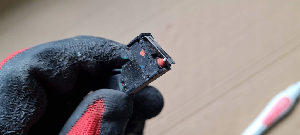 фото №5, Rs5 8w lift s5 a5 датчик замка крышки двигателя штекер a4 b9 8w q5 q3