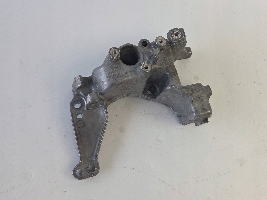 фото №1, Peugeot 308 2019 кронштейн генератора