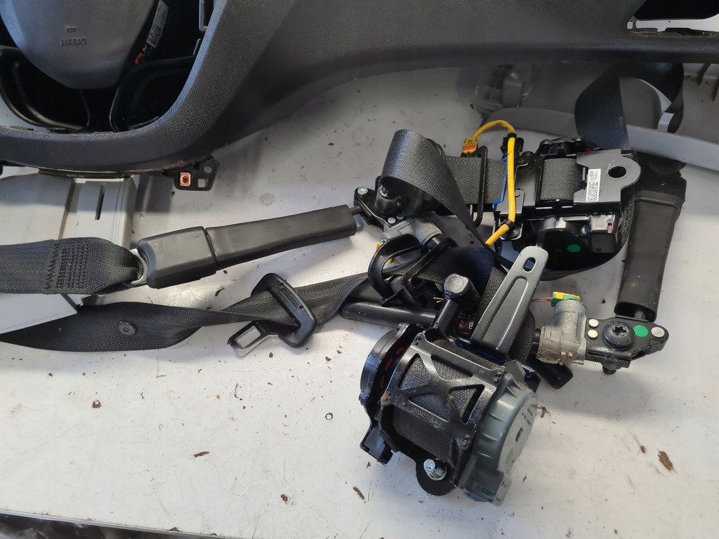 фото №12, Opel karl приборная панель консоль подушки безопасности ремни оригинал