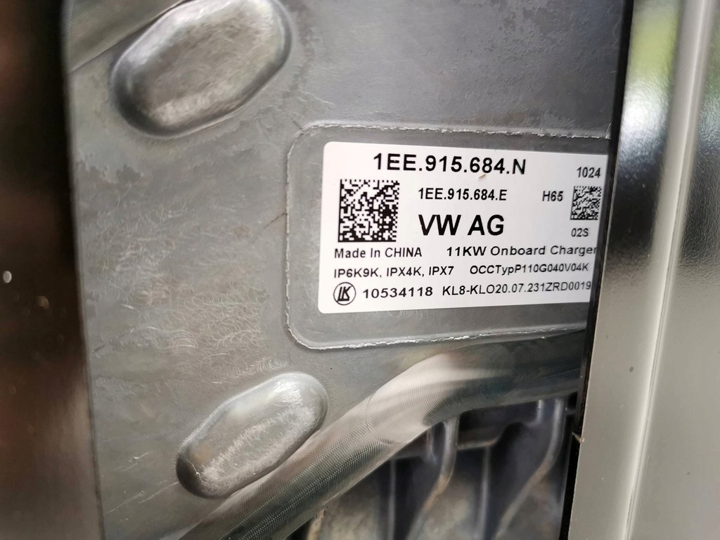 фото №7, Зарядний пристрій do акумуляторів wysokiego напруги volkswagen id.7 1ee915684n