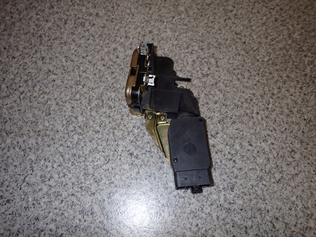 фото №4, Mitsubishi space star 99- замок двері перед правий