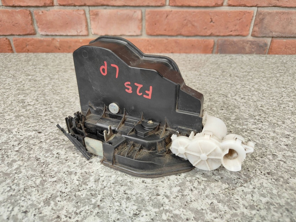 Купить Замок левый перед bmw e60 e65 e70 e83 e84 e90 f01 f10 f25 eu 7 pin 7283627