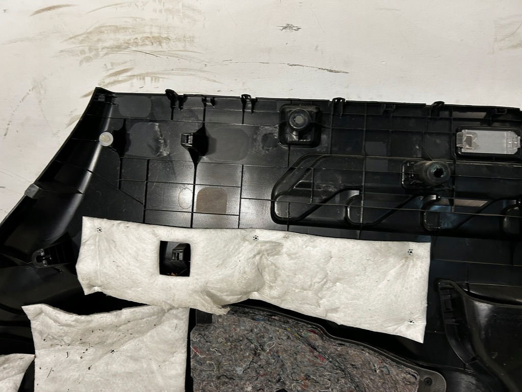 фото №13, Rav4 iv бензин d4d обшивка обивка багажника левый czarna