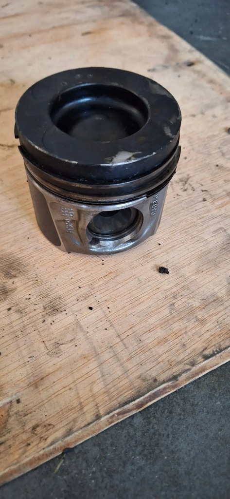 фото №1, Поршень поршни 080340 renault