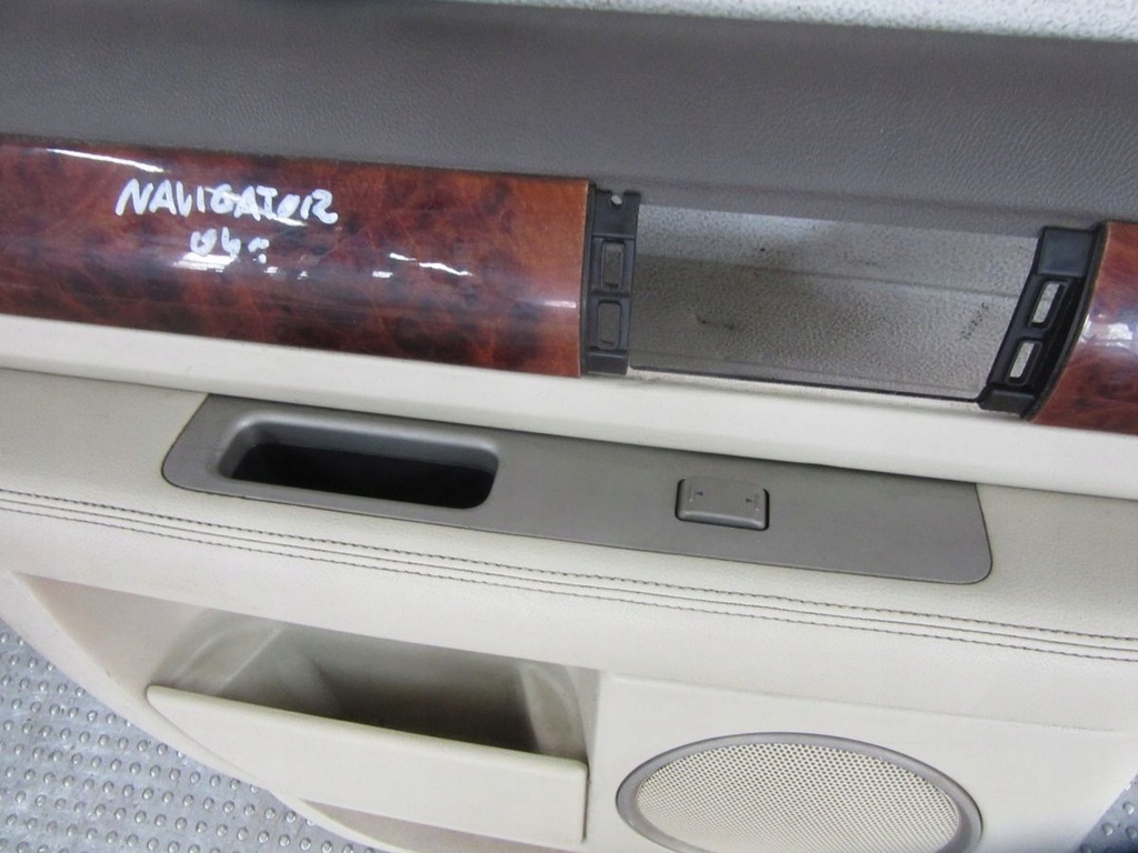 фото №11, Lincoln navigator ii 2004 обшивка дверь задняя