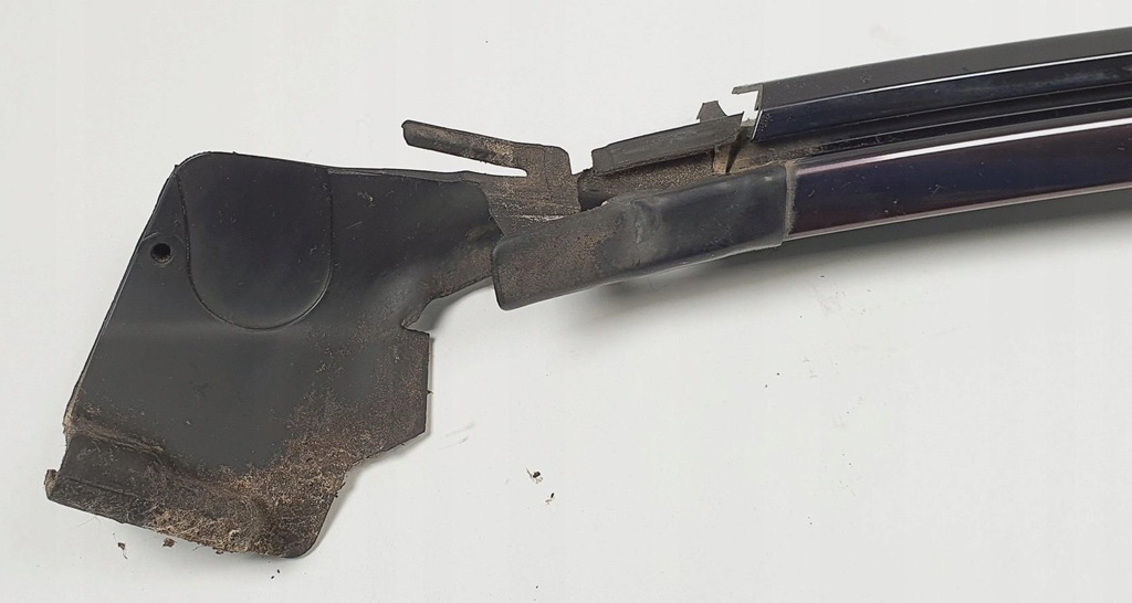 фото №12, Молдинг скло лобове права mercedes w220