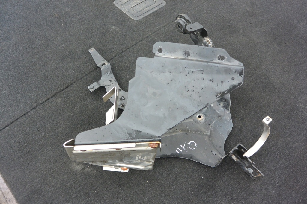 фото №12, Audi q7 кронштейн webasto 4l0971981c