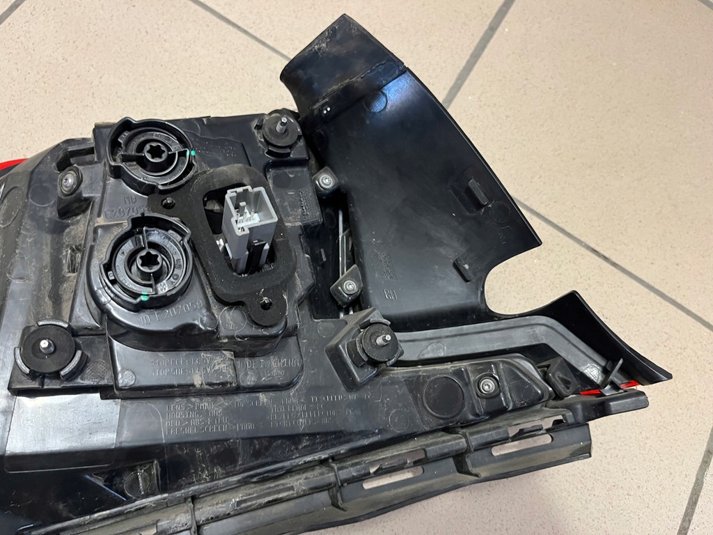 фото №15, Volvo s90 s-90 16- led лампа задня задня права 31698713