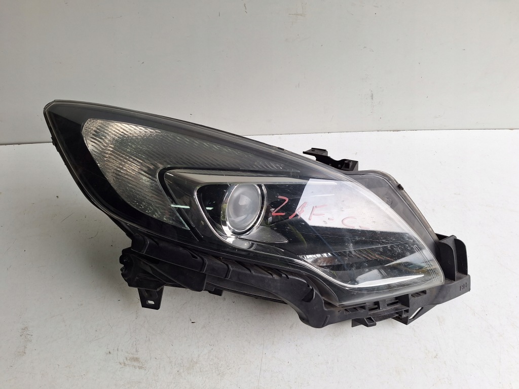 Купить Opel zafira c 12-16 фара правая uk