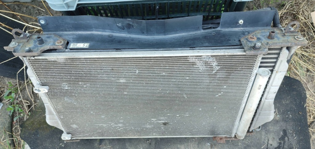 Комплект радіатор води кондиціонер інтеркулер вентилятори toyota avensis t27 2.2 Ціна