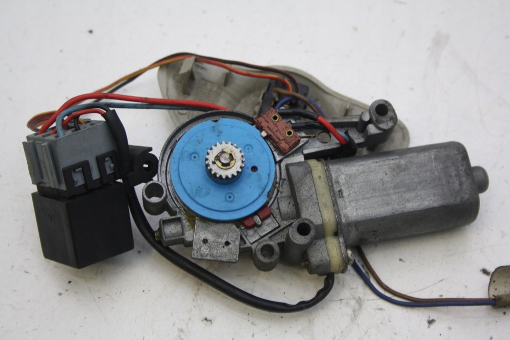 Моторчик люк alfa romeo 156 6116795b в Україні