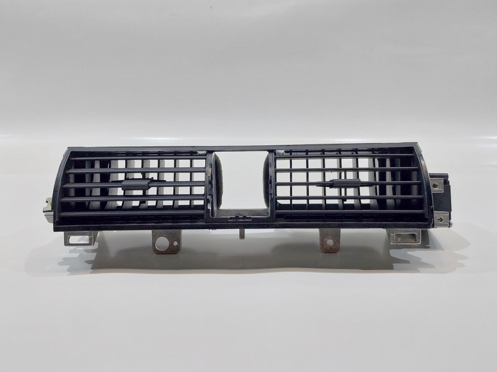 фото №1, Решётка обдув средняя vw phaeton 3d1853204