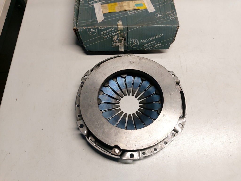 фото №4, Mercedes w123 w126 r107 прижим сцепления 0042501904