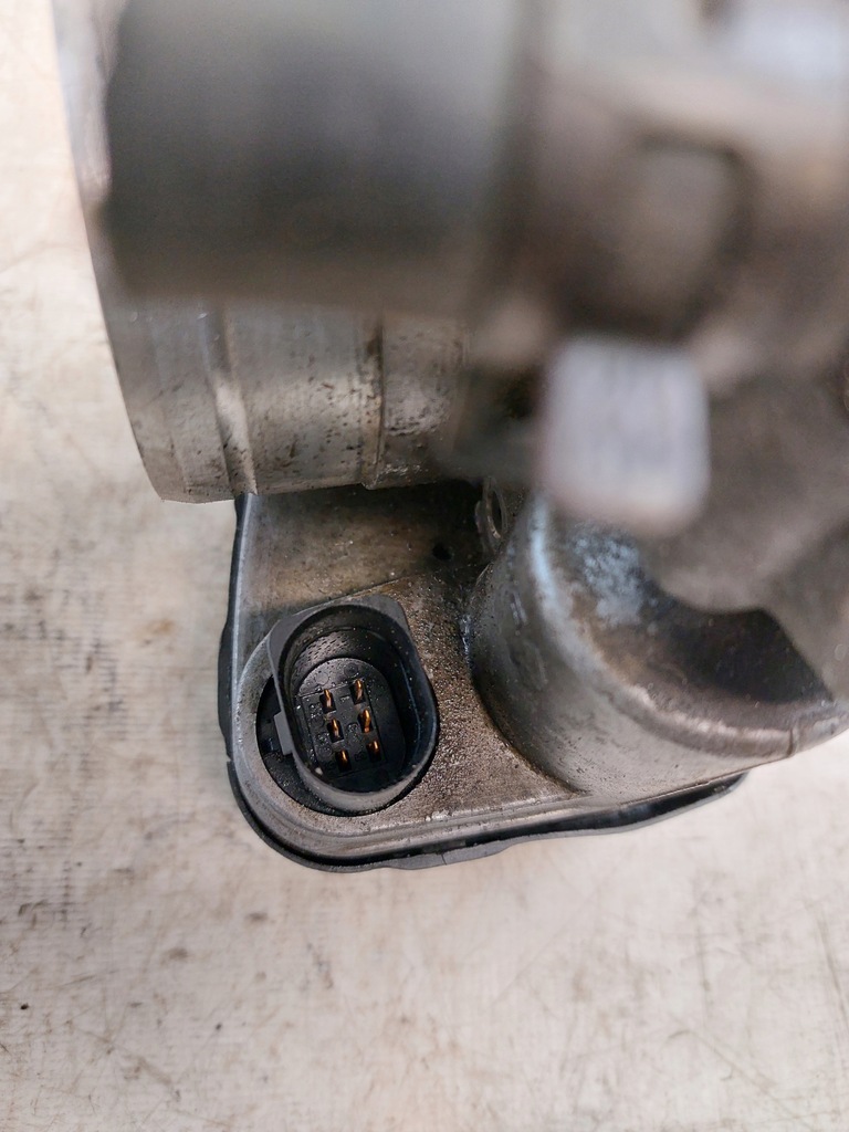 фото №5, Дросельна заслінка vw golf iv 1.6 8v