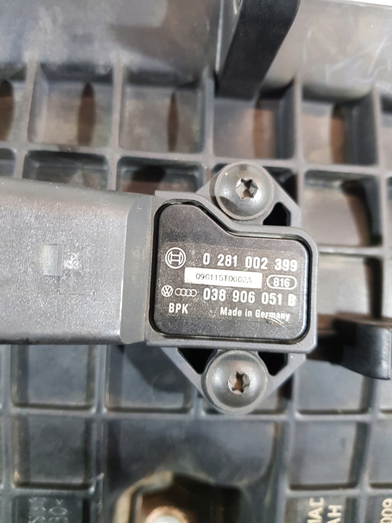 Коллектор впускной  03c129711ad vw audi 1.4 tsi Доставка