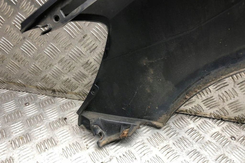 Крыло  передний правый  renault clio 3 br0/1, cr0/1 8200256118 1.2l Киев