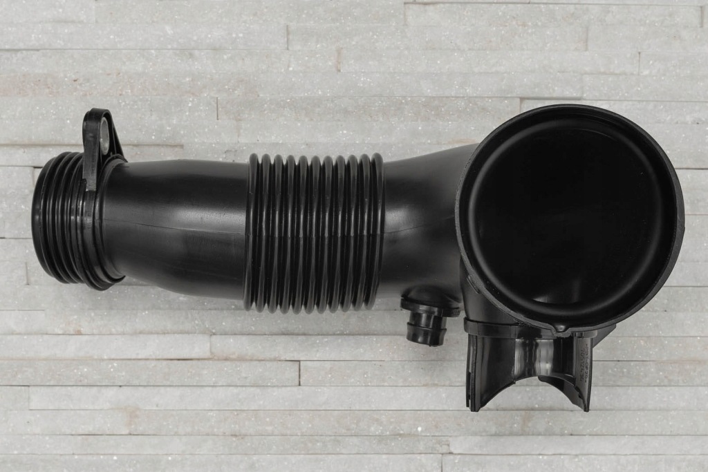 Купити Bmw seria 4 f32 2013-2020 шланг повітрозабірник повітря 13717605638