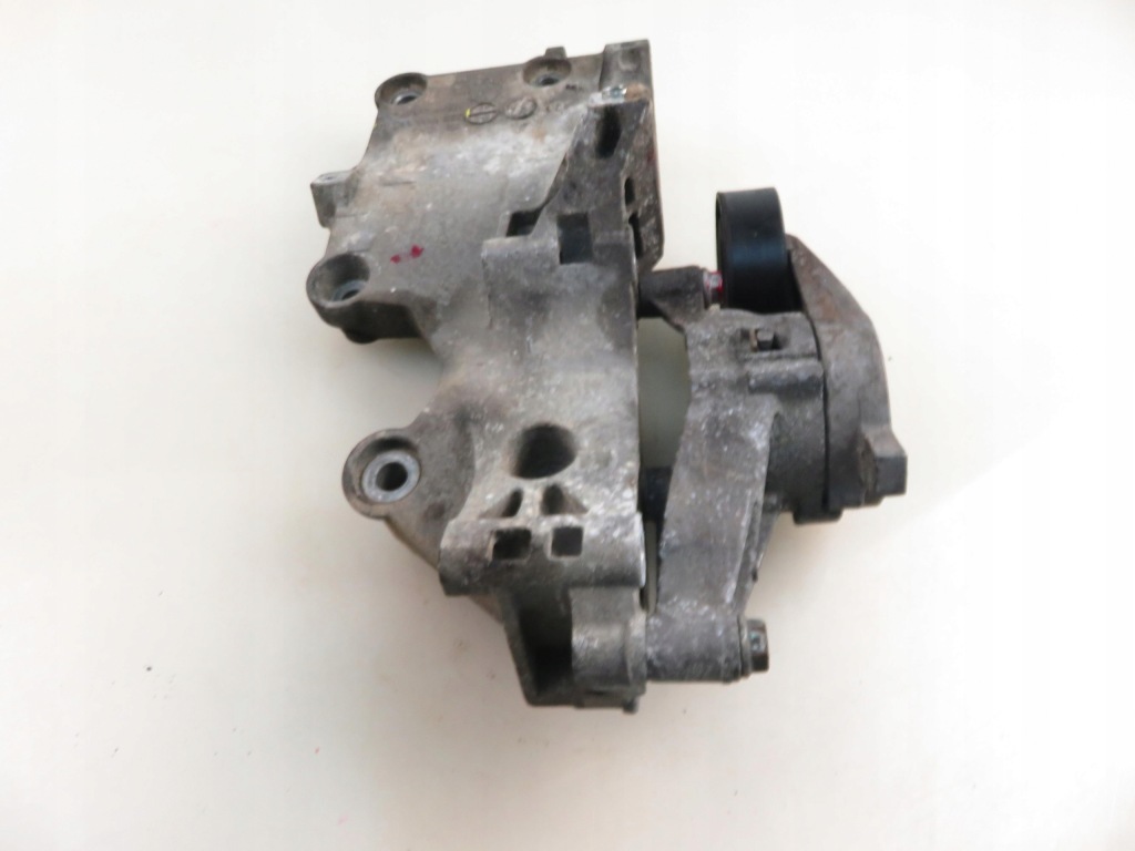 Кронштейн генератора skoda octavia 2 1.9 tdi - bkc 038903143af 03g903115c в Украине