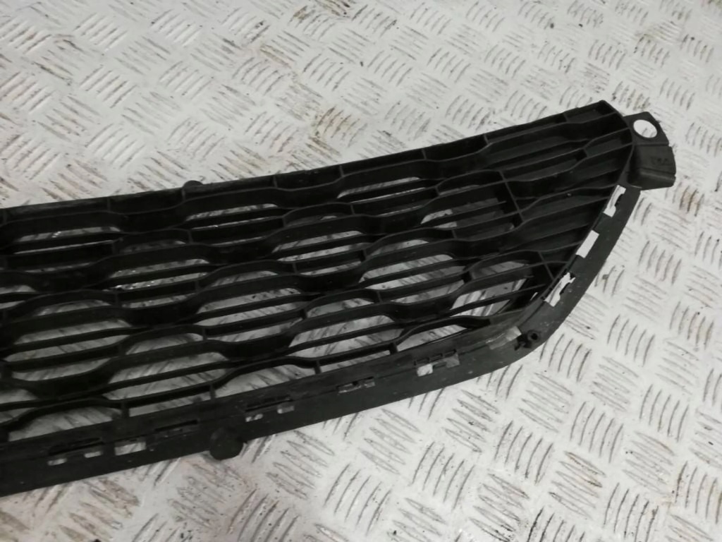 Citroen c3 lift 12- решётка бампера перед Недорого