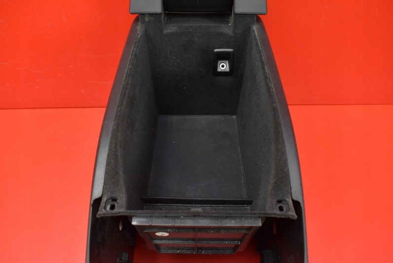 фото №9, Подлокотник кожаный 39870768 volvo s80 2 ii 06-09