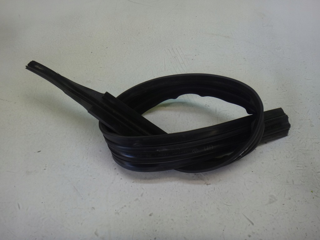 фото №1, Прокладка двері правий перед opel vivaro 2005