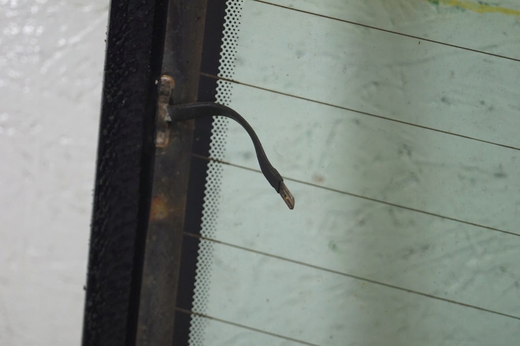 фото №15, Стекло багажника задняя porsche 911 997