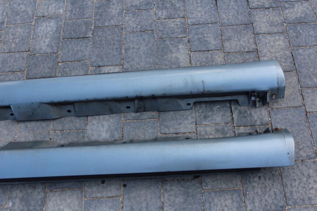 фото №7, Avensis t25 молдинг накладка порог порог цвет 1e5