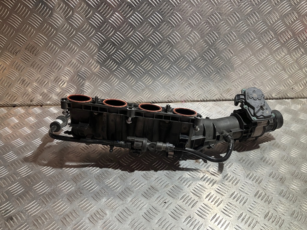 Купить Коллектор впускной  bmw x1 f48 2.0i 7617500 7619008