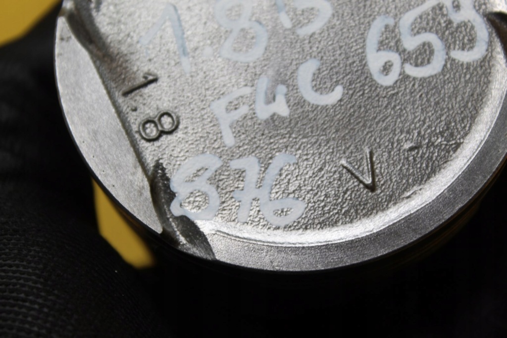 Поршень шатун шату́н f4c laguna ii 1.8 16v Ціна