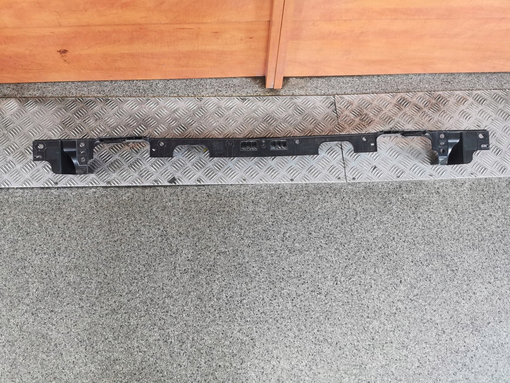 фото №1, Напрямна бампера задня vw transporter t5 7h0807723