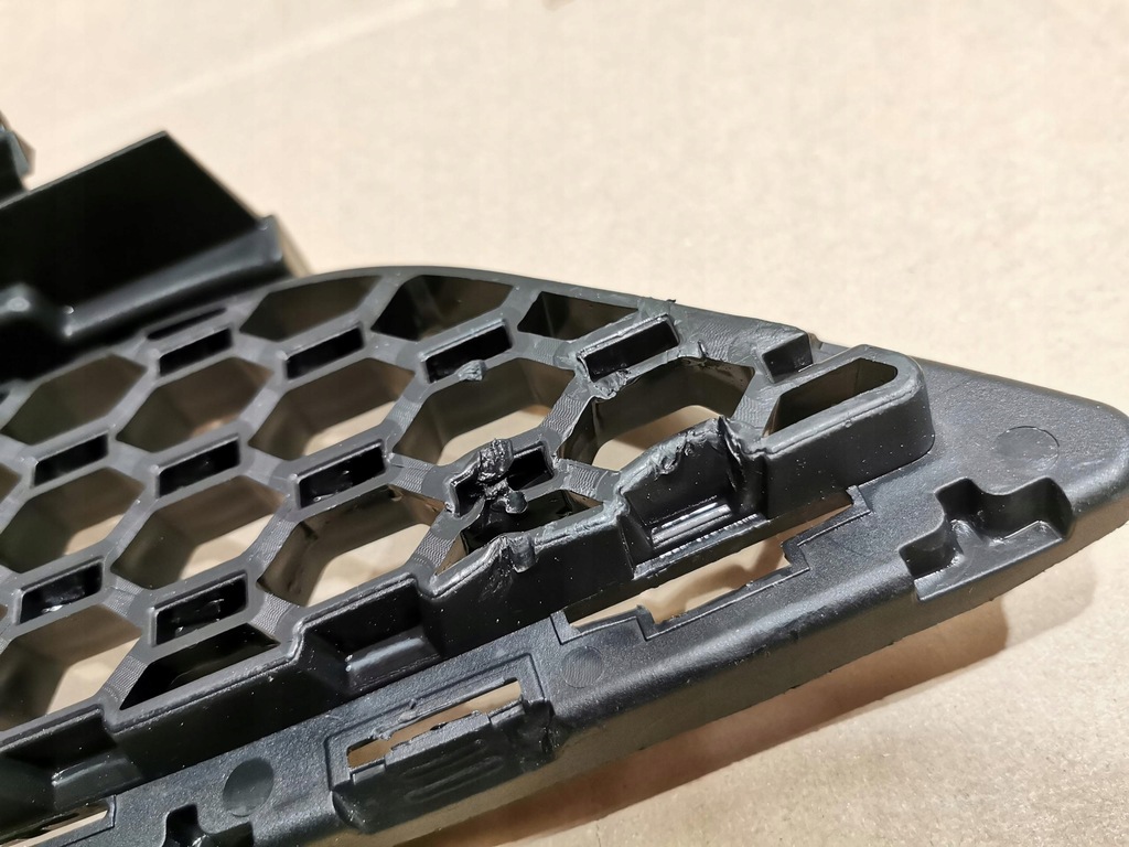 фото №16, Решётка средняя бампера перед передний jaguar f-pace hk8m-17h750-a