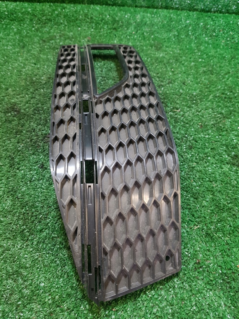 Решётка бампера левая audi a4 b8 8k0807682m s-line Киев