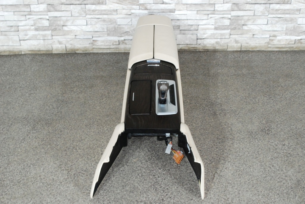 фото №4, Maserati quattroporte тунель середній підлокітник