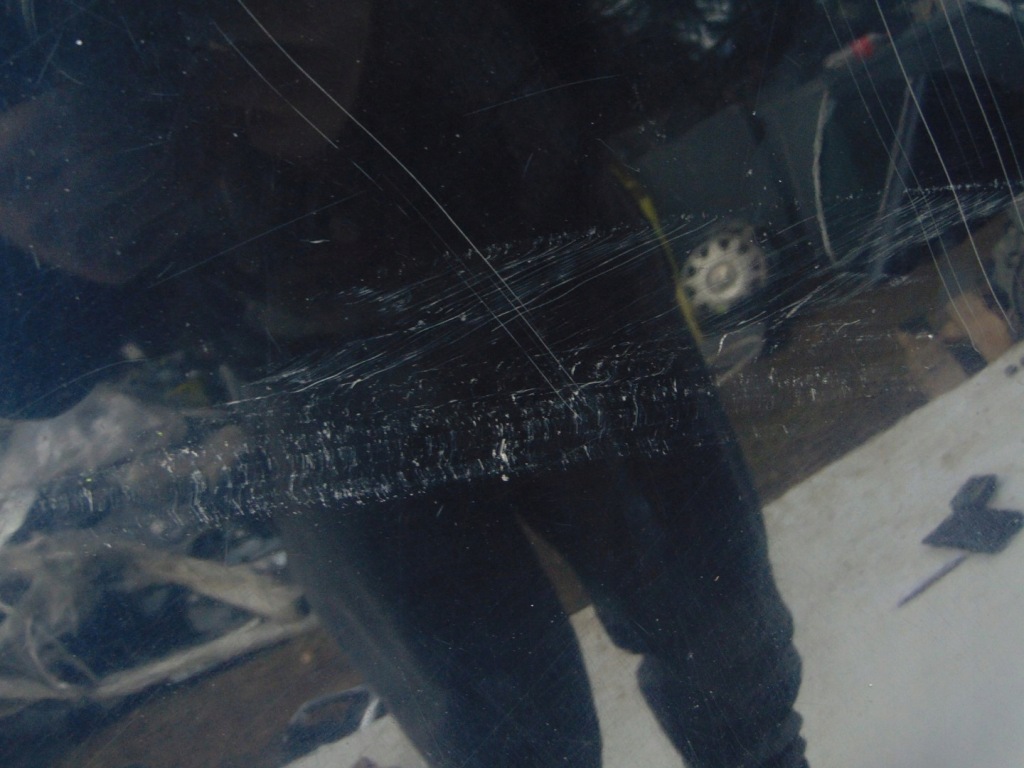 Капот кришка двигуна перед lexus is 2 колір 8p8 Недорого