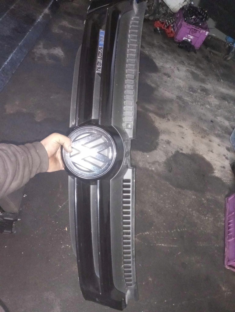 фото №1, Решітка радіатора решітка радіатора vw golf v+ plus 2005-2009 5m0853655 lc9z