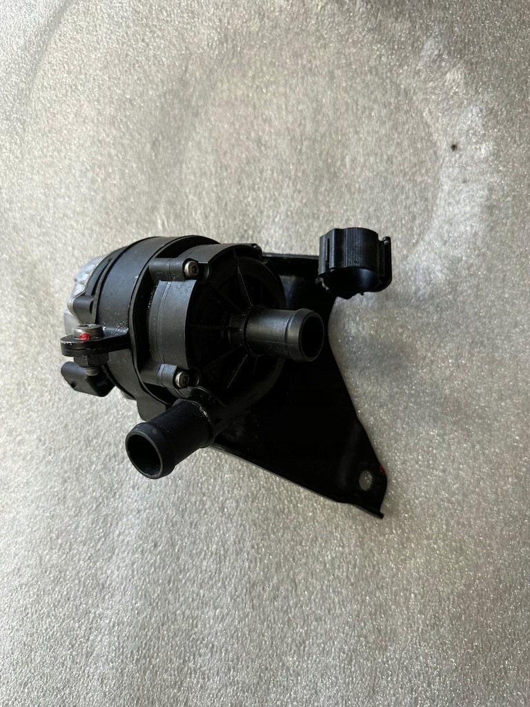 фото №1, Насос wody vw passat 04l965567a.....